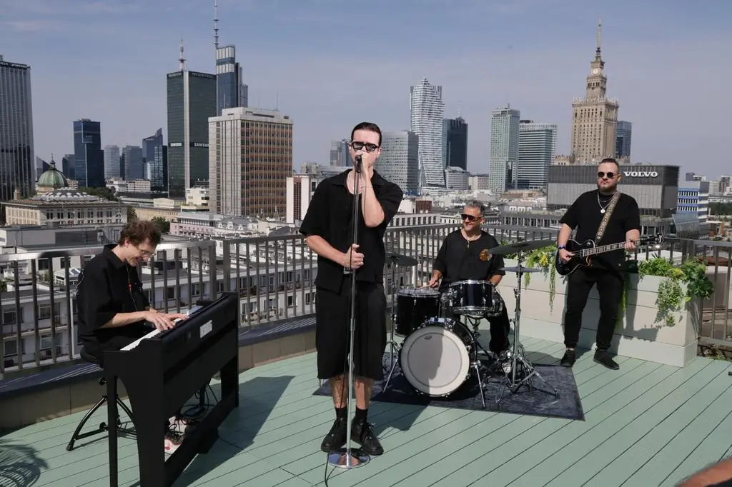 Jeremi Sikorski w utworze "Wracam"