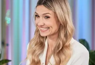 Joanna Koroniewska pozuje w stroju kąpielowym