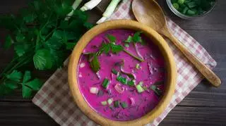 Chłodnik - zupa idealna na upały. Jak go zrobić? Przepisy na chłodniki wytrawne, słodkie i wegańskie