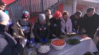 Gotujemy grochówkę na jutrzejszy WOŚP