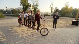 Grają, jeżdżąc na ogromnym rowerze. "Zmieniamy się czasem miejscami z uwagi np. na akustykę" 