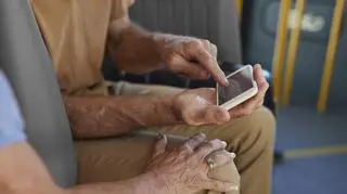 mLegitymacja emeryta-rencisty wkrótce wchodzi w życie. Jakie nowe możliwości da seniorom?