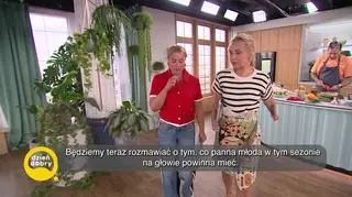 Co na głowę panny młodej? - napisy