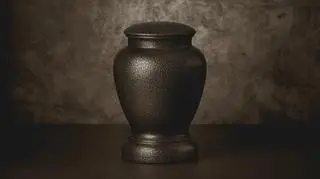 Złodzieje ukradli urnę z prochami dziecka. Matka błaga złodziei o zwrot 