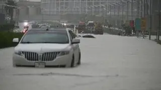 Dubaj pod wodą. Na lotnisku i ulicach rozegrały się dantejskie sceny 