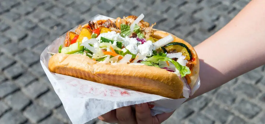 Kebab za 10 tys. euro w berlińskim muzeum? Stolica kebabów ma nową atrakcję 