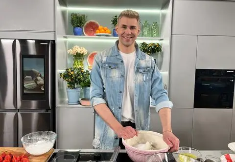 Piknikowe słodkości - przepisy Bartka Boratyna na drożdżówki, muffinki i smoothie