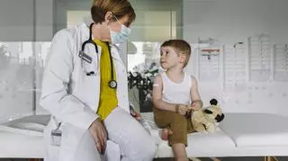 Pluszowy miś z przeszczepionym sercem przypomina o transplantologii u dzieci