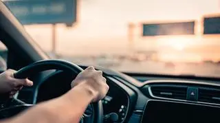 Pijany wiózł na zakupy żonę i dwójkę małych dzieci. Co mu za to grozi?