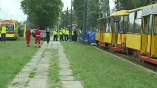 Śmiertelny wypadek w Warszawie. Tramwaj przyciął nogę i pociągnął pięcioletnie dziecko
