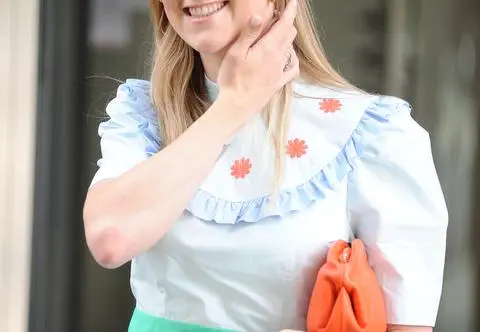 Lara Gessler pokazała, jak karmi synka piersią. "Jak ten czas szybko leci"