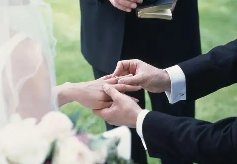 2-latek miał przynieść do ołtarza obrączki dla młodej pary. W ostatniej chwili zmienił zdanie