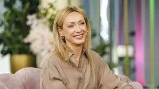 Anna Kalczyńska pozuje z mamą na plaży. Fani: "Dajecie czadu"