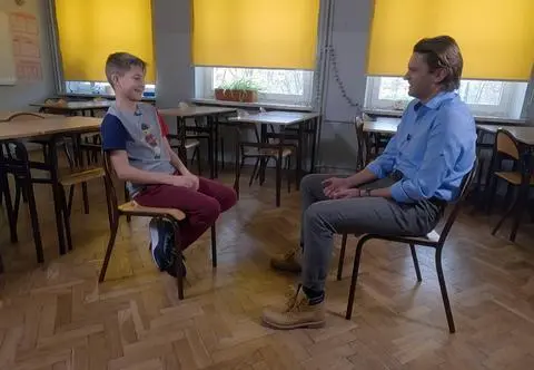 "Julka", "drillowiec", "G", "FR". Czy rozumiesz, o czym mówi twoje dziecko?