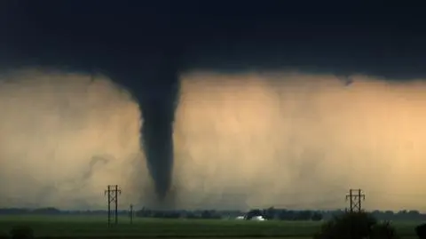 Co oznacza sen o tornadzie? To początek emocjonalnej burzy