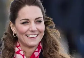 Księżna Kate i książę William obchodzą 10 rocznicę ślubu. Znamy markę i cenę sukienki Kate Middleton