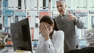 Mobbing - czym jest i jak na niego reagować? "Jest z nim jak z molestowaniem - gros ludzi sądzi, że ofiara prowokuje"