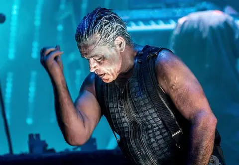Wokalista zespołu Rammstein uniknie oskarżenia