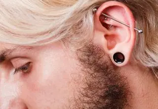 Nietypowy piercing - tunele, rozpychacze i biżuteria intymna