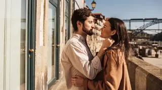 Wciąż przyciągasz tych samych partnerów? Ekspert: "Wynika to z chęci przetrwania"