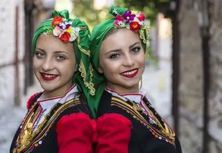 Sukienki góralskie – między tradycją a nowoczesnością