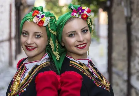 Sukienki góralskie – między tradycją a nowoczesnością