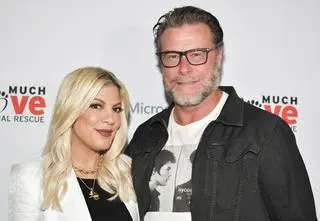 Tori Spelling rozwodzi się z mężem. "Postanowiliśmy powędrować osobnymi drogami"