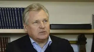 Aleksander Kwaśniewski rozpieszcza żonę kwiatami w walentynki?