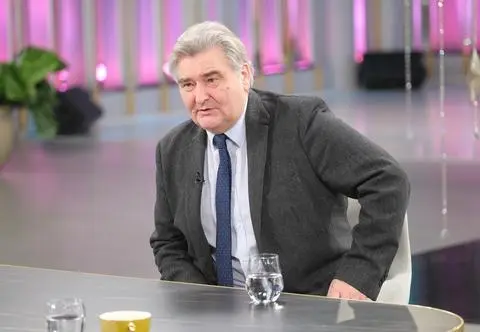 Nowy wariant koronawirusa dotarł do Europy. Czy szczepionki chronią przed Omikronem? 