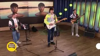 VHS w utworze “I tak”