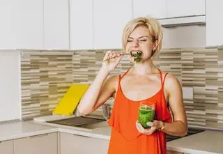 Poświąteczny detoks. Jak uporać się ze skutkami przejedzenia?