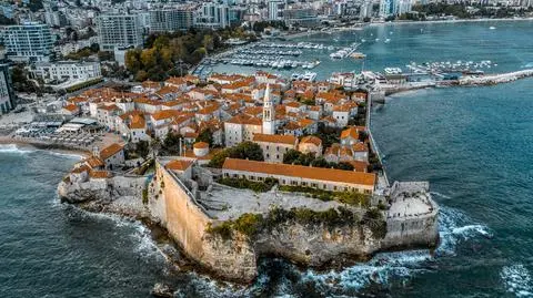Budva – czarna perła krajów bałkańskich. Zabytki i atrakcje turystyczne