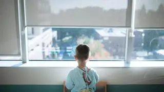 Urodził się z dwoma penisami. Dwulatek przeszedł amputację większego narządu