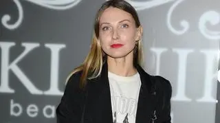 Joanna Moro pracowała z kontuzją kolana. Musiała nałożyć wysokie obcasy