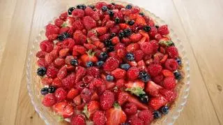 Tarta wakacyjna z owocami 