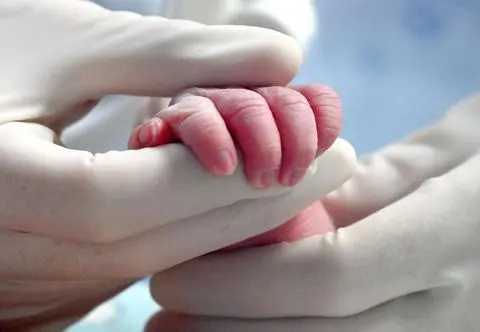 Kobieta cztery razy straciła ciążę. Lekarze długo szukali przyczyny, aż postawili diagnozę