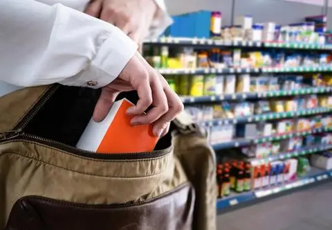 11-latki ukradły ze sklepu kosmetyk. Chciały wykonać wyzwanie