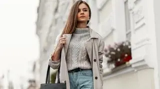 Te swetry będą hitem w sezonie jesień/zima 2022. Są na topie wśród influencerek 