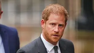 Nagie zdjęcia księcia Harry'ego mogą trafić do sieci. "Prawdopodobnie chodzi o szantaż"