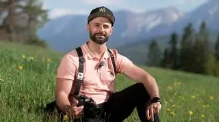 Fotografuje młode pary w górach. Jak powstają niezwykłe zdjęcia Pawła Muchy?