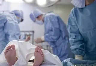 Drut przebił serce 5-latka, który bawił się w ogrodzie. "Przypadek jeden na miliardy, wręcz kuriozum"
