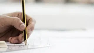 Jak narysować sześcian w rysunku perspektywicznym?
