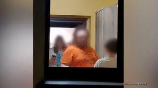 Przechodnie uratowali katowanego 9-latka. Matka nie reagowała, bo “bała się, że będzie wstyd”
