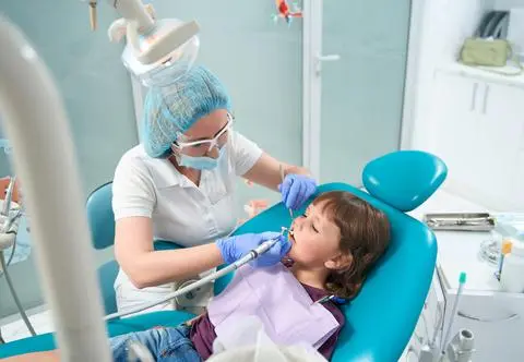 Dentystka uszkodziła mózg 4-latki podczas rutynowego zabiegu. Jest wyrok
