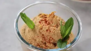 Orientalny hummus