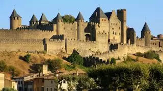 Nowoczesne miasto, historyczne fortyfikacje – Carcassonne. Co warto zobaczyć?