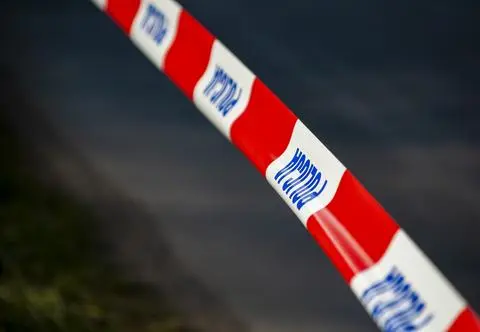 Znaleziono zwłoki mężczyzny w szkole podstawowej. Dyrekcja odwołała zajęcia 