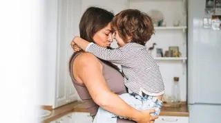 "Stała przy moim łóżku, gdy rodziłam dziecko". Co wyjątkowego zrobiła dla was mama?  