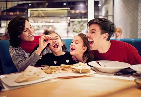 Restauracja nakłada na gości dodatkową opłatę. To kara za "złe rodzicielstwo"