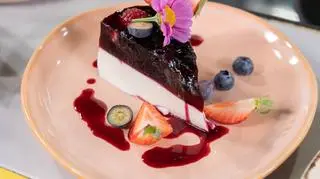 Sernik na zimno z owocami